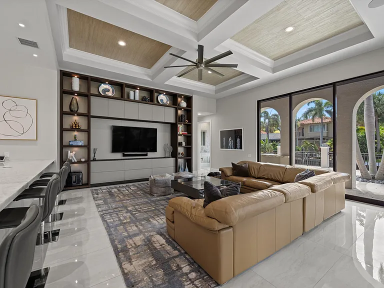 7474 NE Bay Cove Ct — Photo 51
