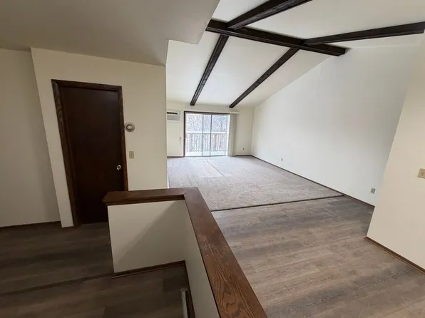 Bluemound Village, 9101 W Dixon St #9121-8, Milwaukee, WI 53214