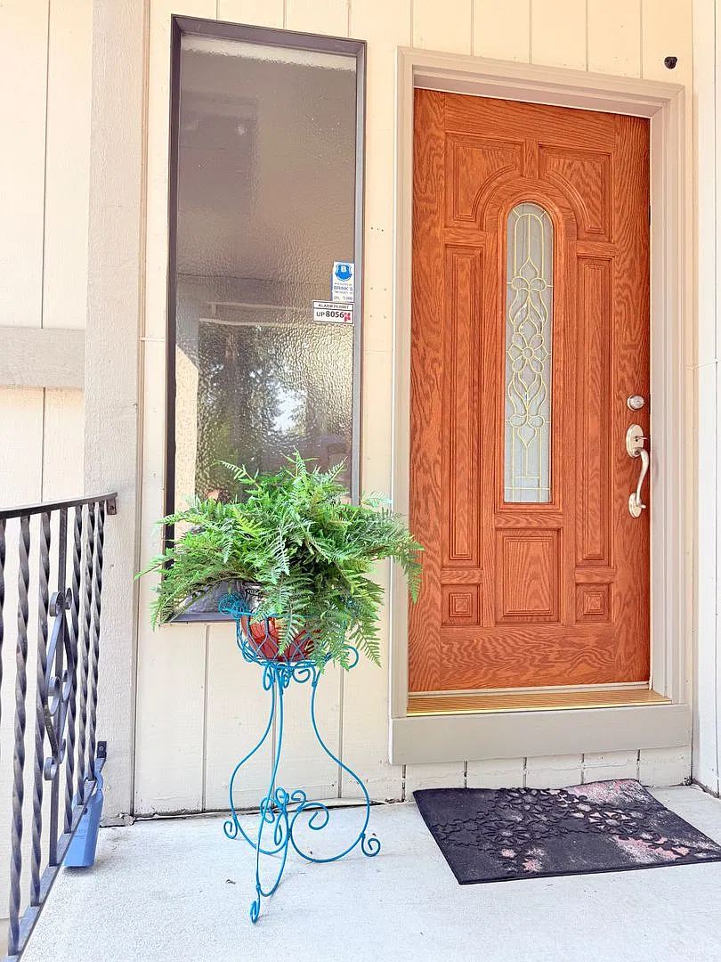 Home in desirable University Place area. — Photo 3