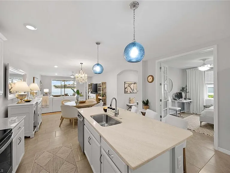 14610 Edgewater Cir — Photo 16