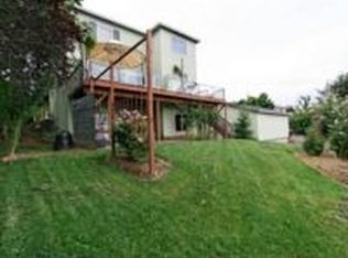 1079 SW Upland Dr, Dundee, OR 97115