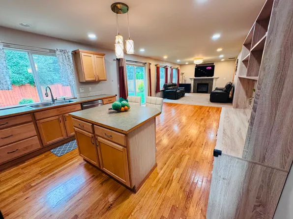 23834 SE 248th Pl, Maple Valley, WA 98038