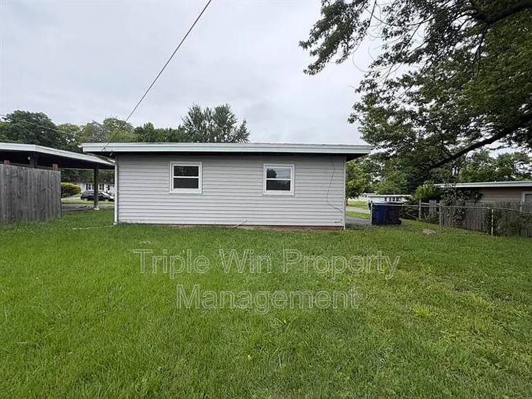 10 Saint Celeste Dr — Photo 5