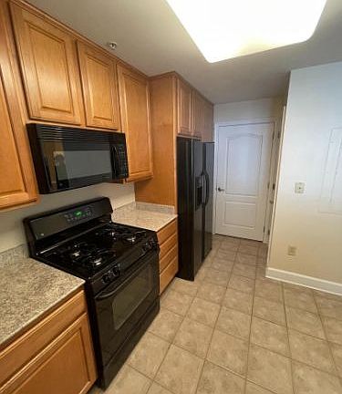 4th image of 502 W Broad St APT 202
