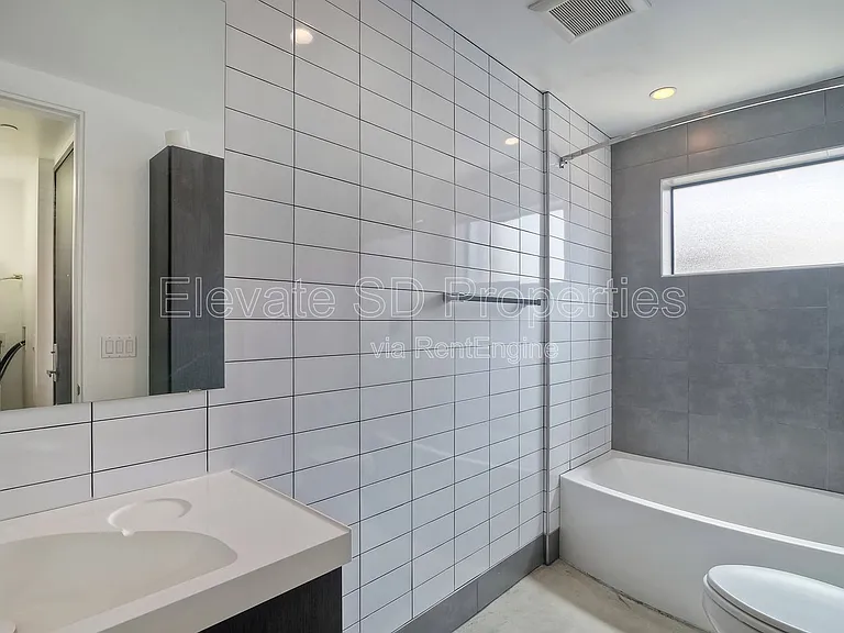 1965 Columbia St #6 — Photo 10