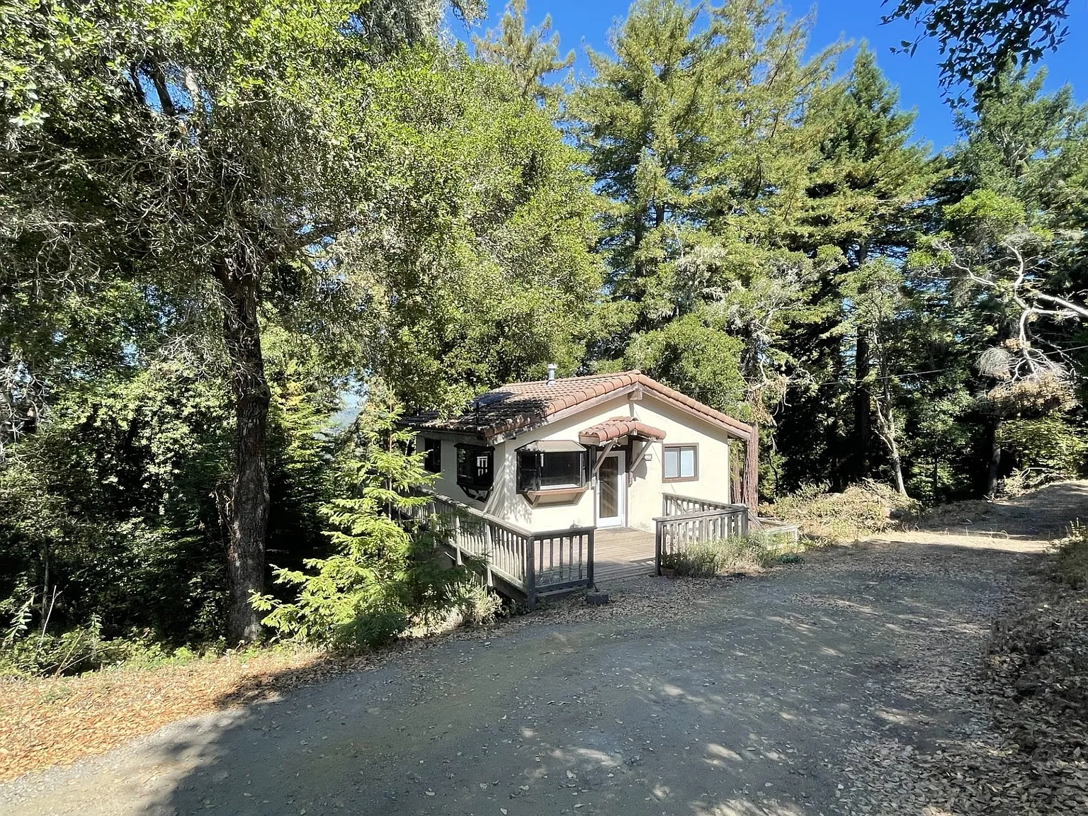 8214 Hacienda Ln photo 1