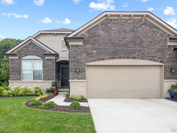859 Kelpie Dr, Ann Arbor, MI 48108