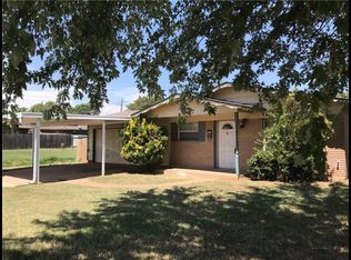 937 NW 27th St, Moore, OK 73160