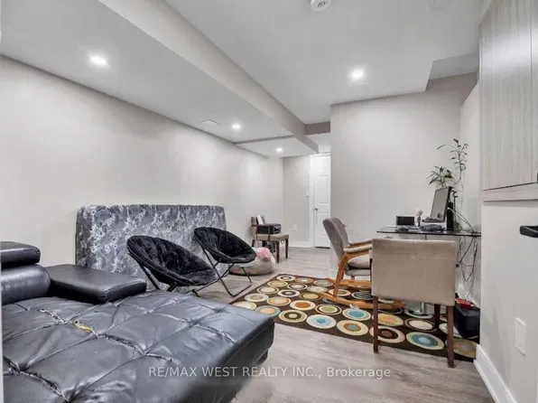 42 Russell Creek Dr, Brampton, ON L6R 3Y9