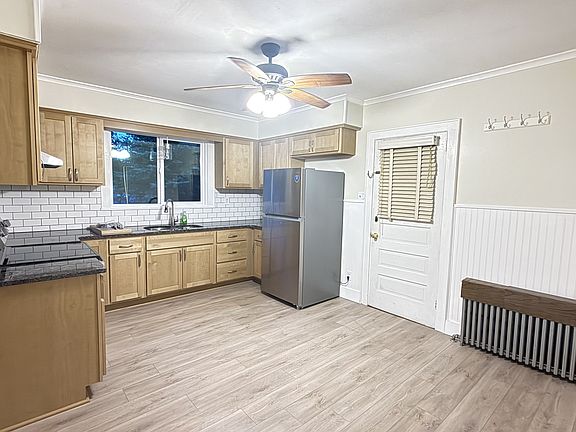 4th image of 222 Main St #A
