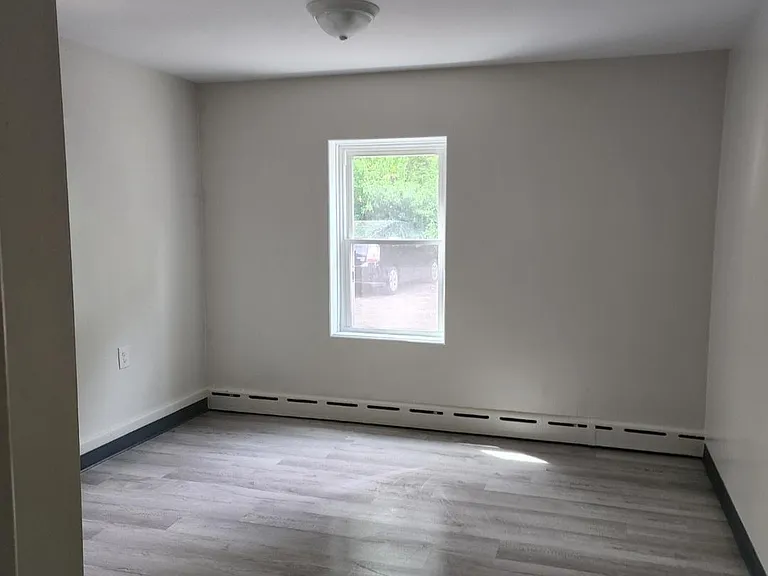 507 Riverview Dr #1 — Photo 3