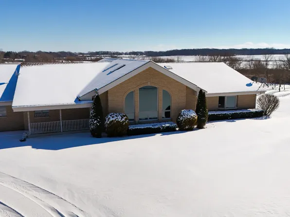 2929 E Water Tower Dr, Crete, IL 60417