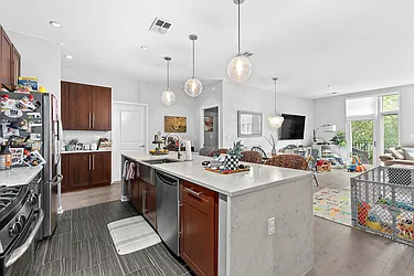 1100 Adams Street, #412