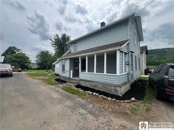 11 Colwell St, Portville, NY 14770