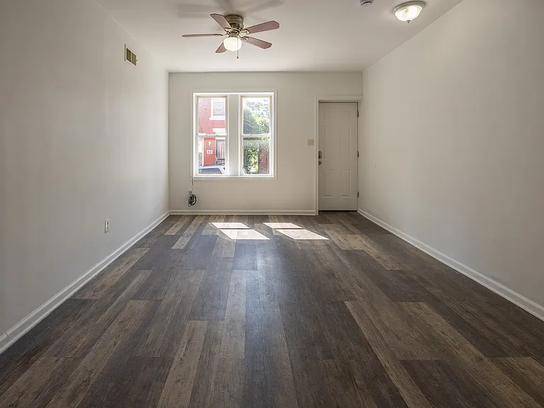 17 E Ashmead St — Photo 9