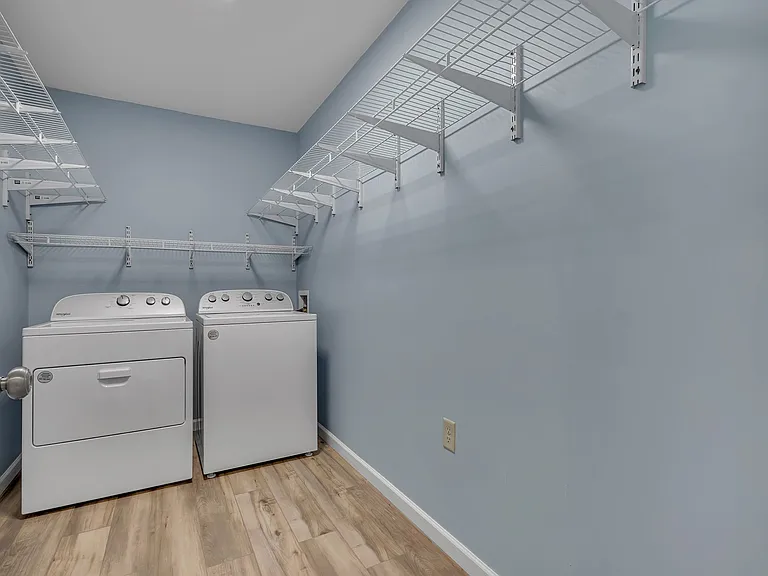 1406 Container Way — Photo 15