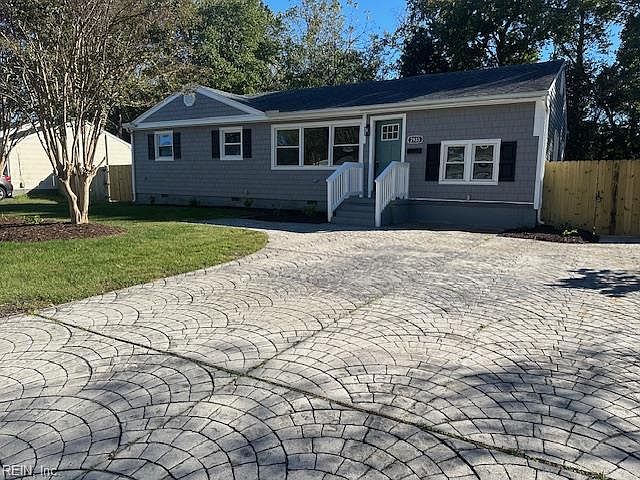 1st image of 2933 Pinewood Dr