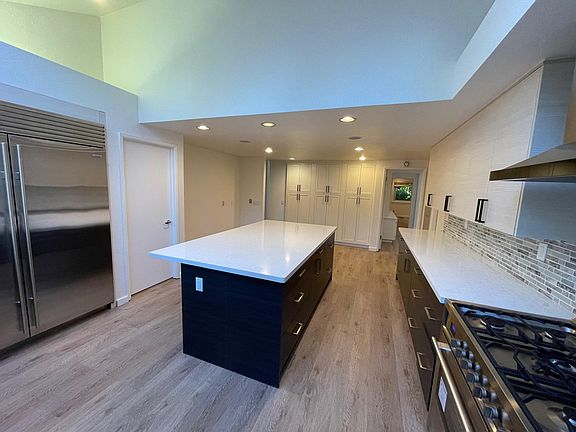 5th image of 1092 Laureles Dr