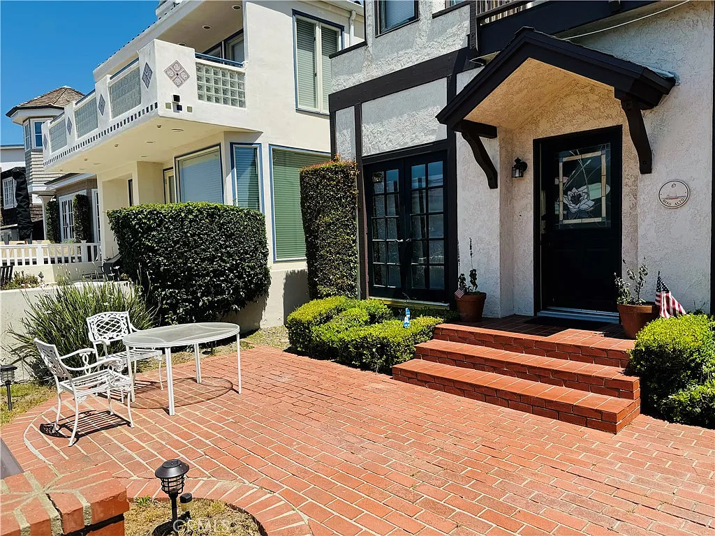 2 bed, 2050 sqft, $8,400 — Photo 4