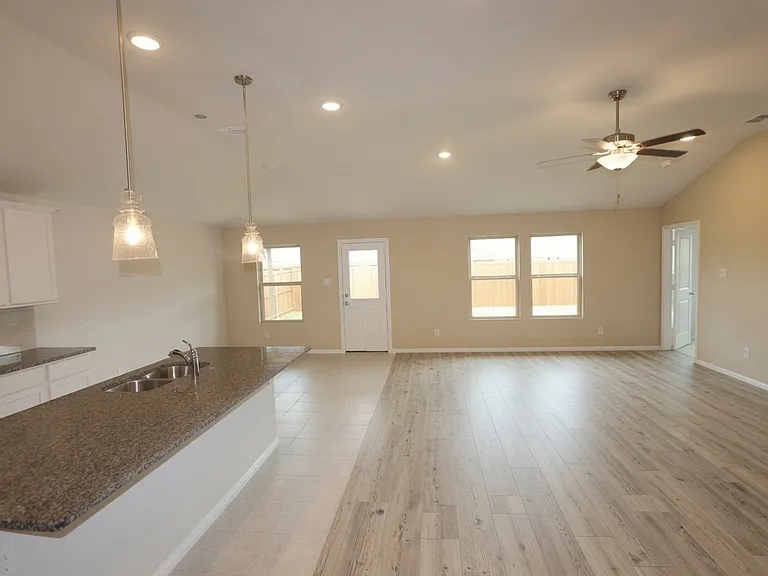 6125 Hightower St — Photo 3