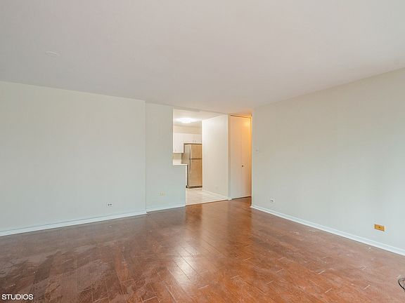 3rd image of 211 E Ohio St Penthouse 23