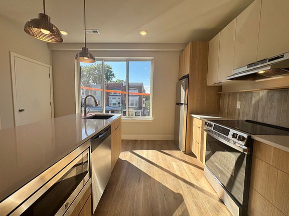 2nd image of 5222-24 Chester Ave #13