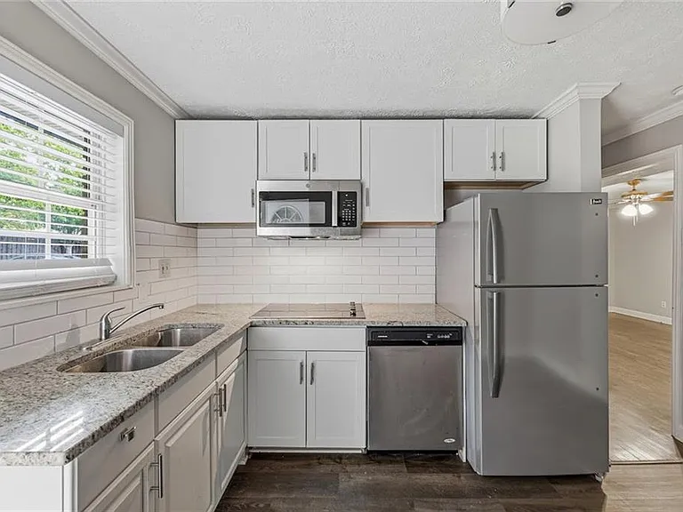 21 Delmont Dr NE #5 — Photo 6