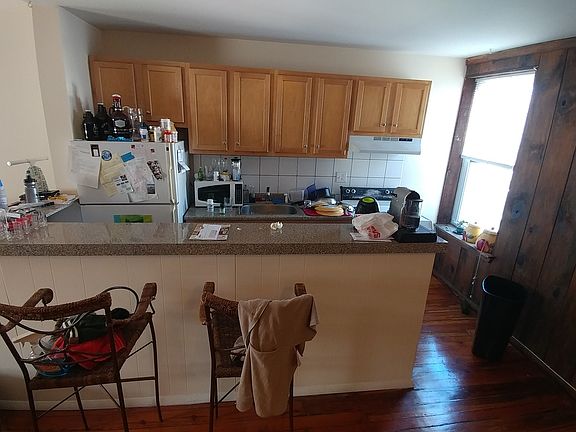 2nd image of 2223 Wallace St #3