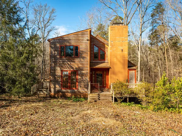 5701 Cascade Dr, Chapel Hill, NC 27514