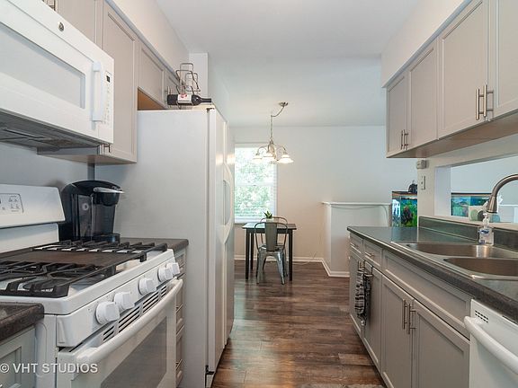 3rd image of 1320 Ironwood Ct Unit D