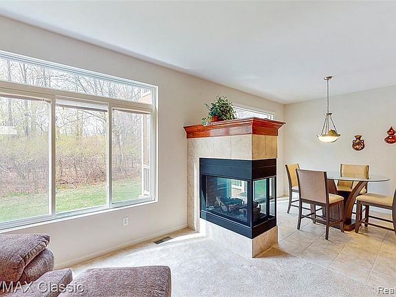 3rd image of 29496 Woodpark Cir