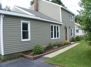 29 Westbrook Dr, Nassau, NY 12123