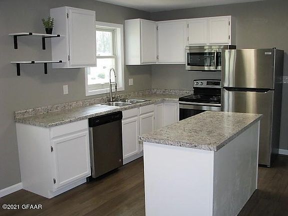 5th image of 520 Bjornson Dr
