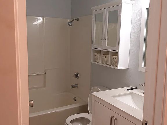 5th image of 52 Nelson Ave APT D