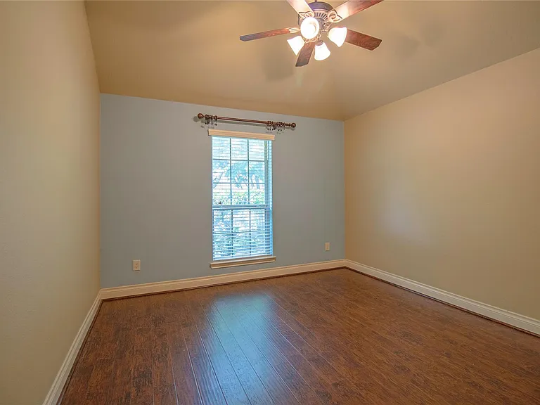 2019 Sunset Springs Dr — Photo 10