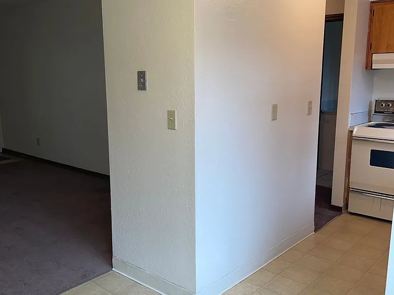 2131 Center St NE — Photo 5