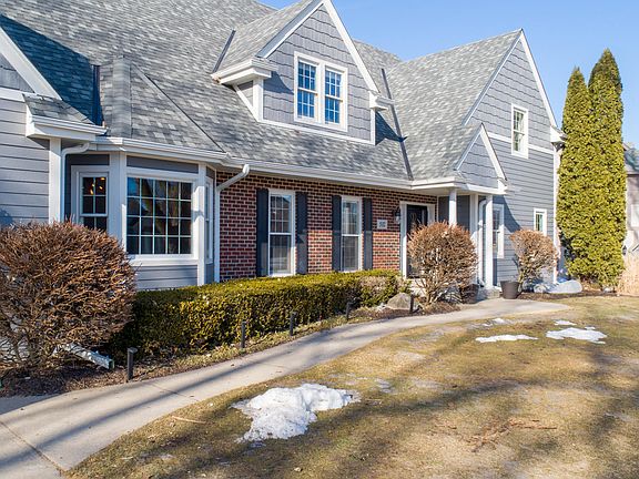 3rd image of 532 W Highland Dr