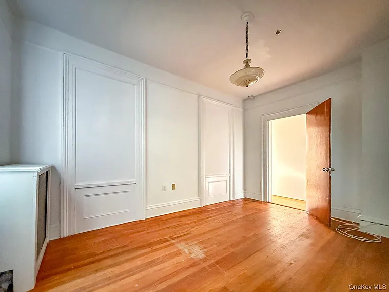 290 N Washington St — Photo 3