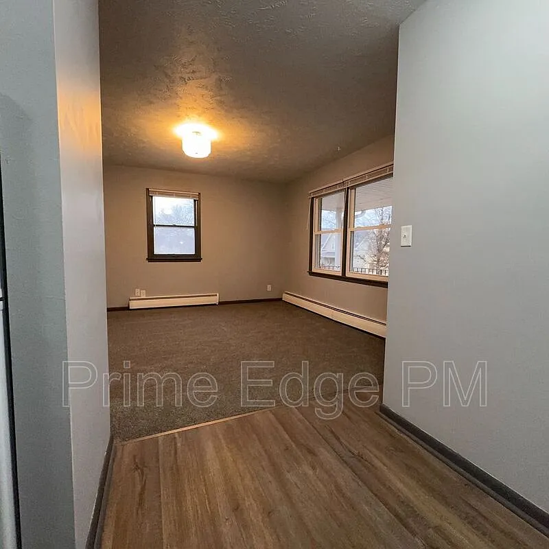 1 bed, 1.0 bath, $745 — Photo 2