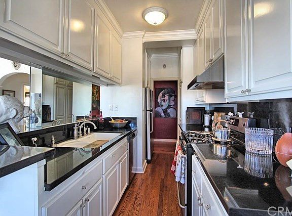 4th image of 800 E Ocean Blvd Unit 809