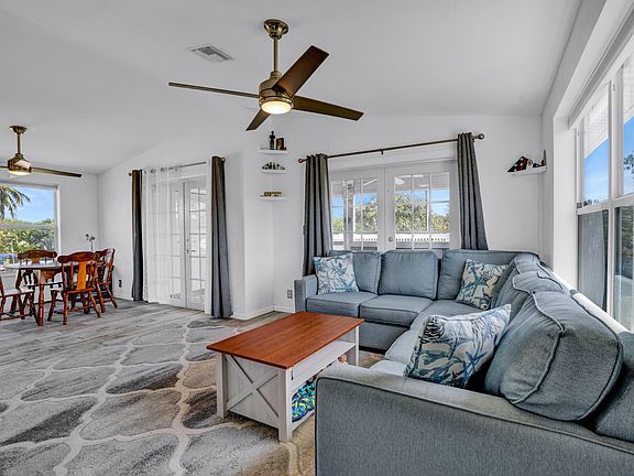 4th image of 937 Loggerhead Ln
