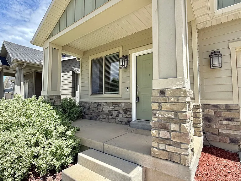6883 S Suzanne Dr — Photo 2