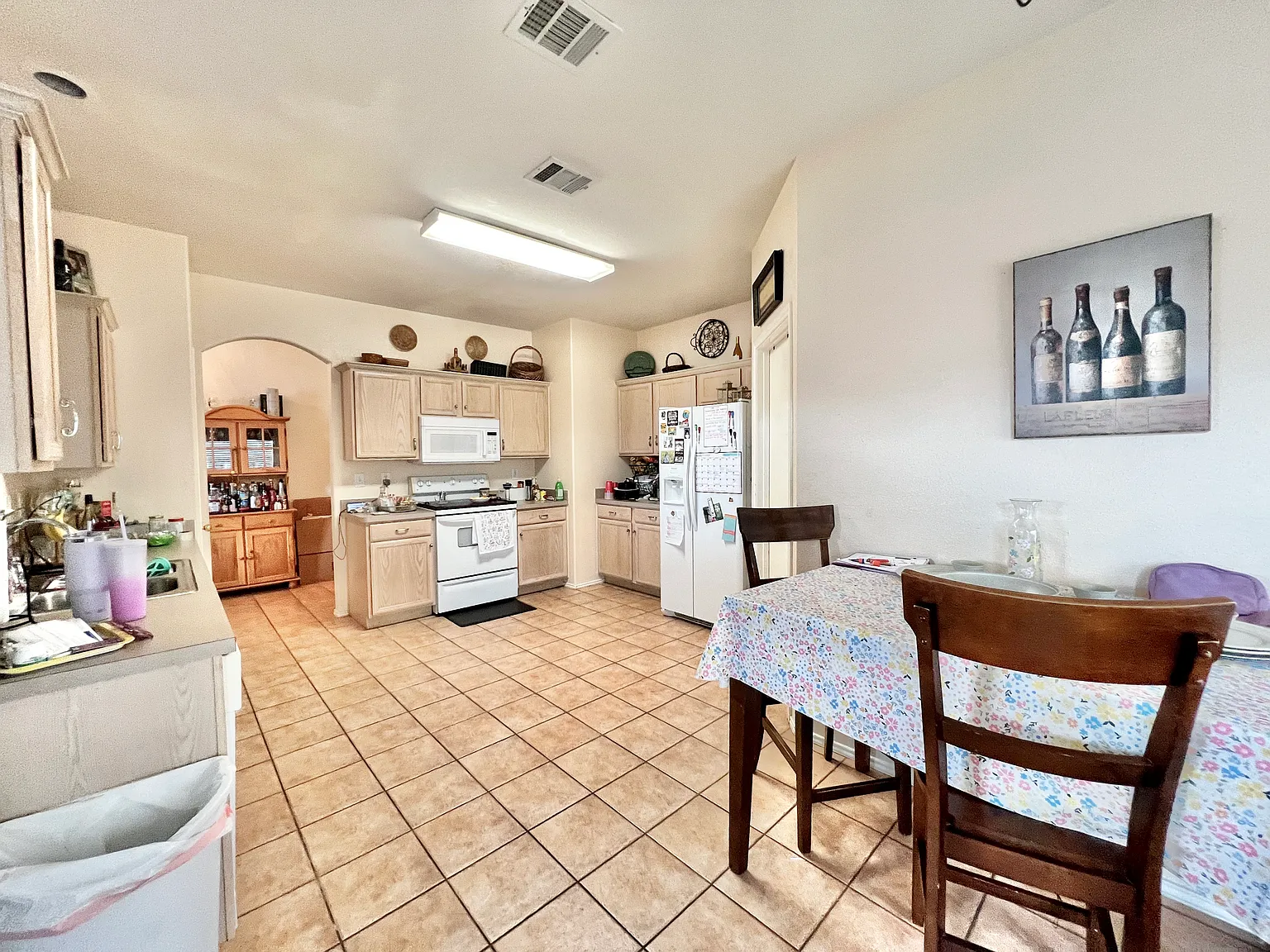 3 bed, 1616 sqft, $2,400 — Photo 4