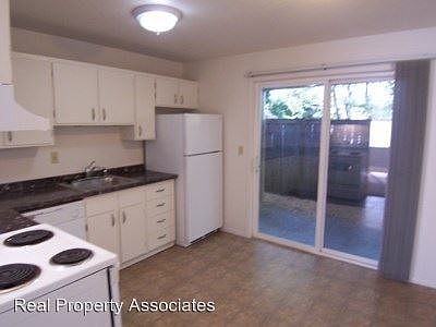 4th image of 17160 Avondale Way NE