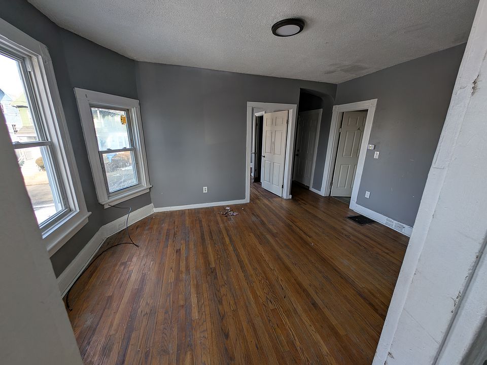 2nd image of 10 Wood St #12