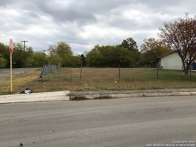 2nd image of 2406 Observation Dr