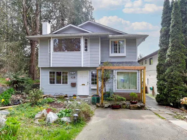 229 W 22nd St, North Vancouver, BC V7M 2A2