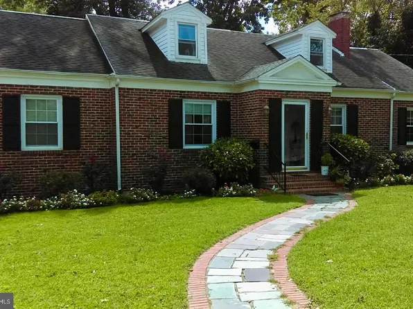 611 Lakeside Dr, Salisbury, MD 21801