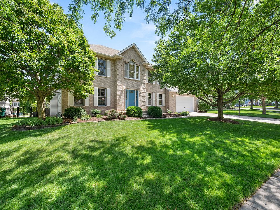1st image of 1239 Yorkshire Dr S