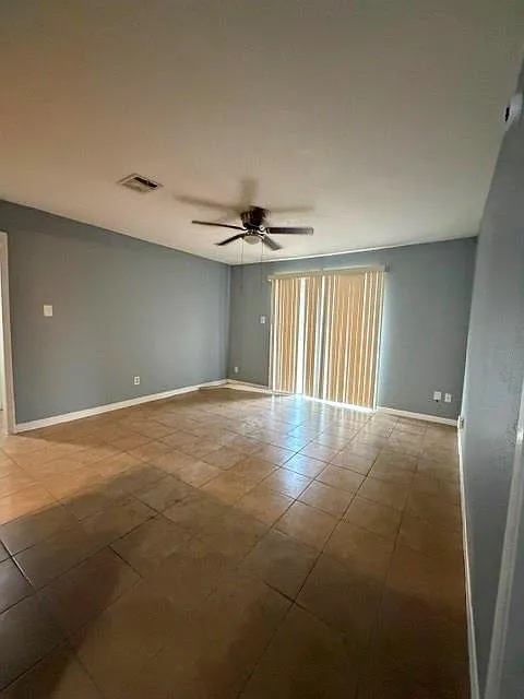3 bed, 2.0 bath, 1030 sqft, $1,600 — Photo 4